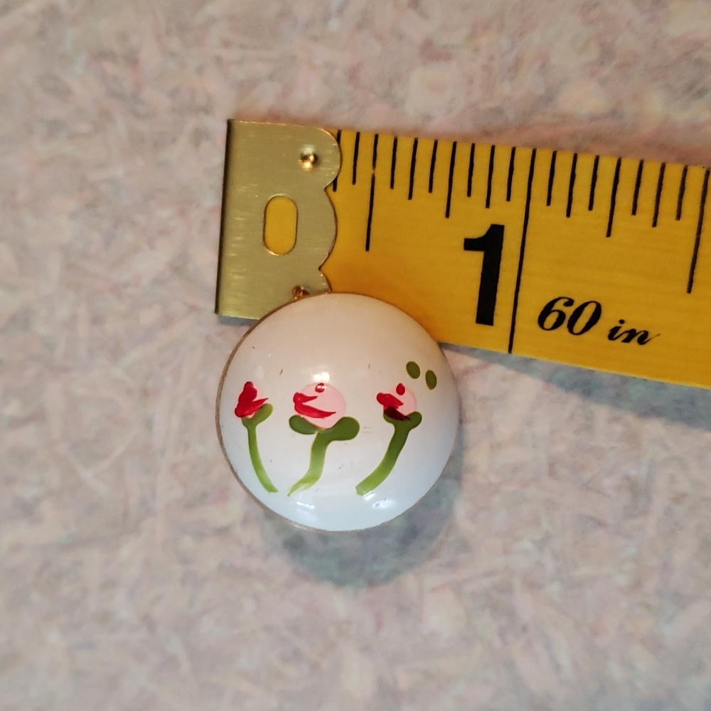 Vintage clip on earrings - Picture 8 of 8